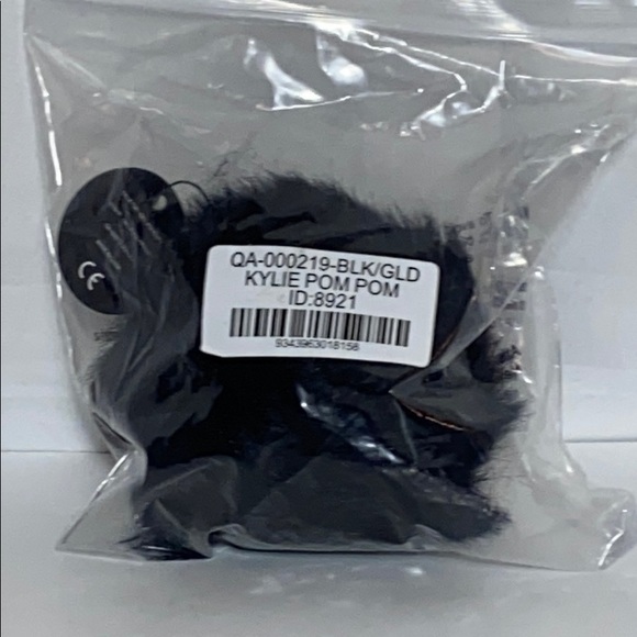 Kylie X Quay Australia Faux Fur Pom Pom Keychain - Picture 3 of 4